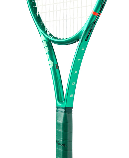 Wilson Blade 100 v10 - Modell 2026